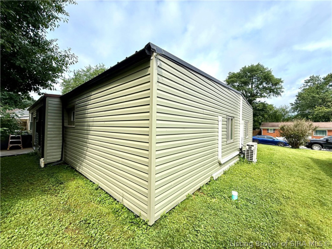 Listing Image 36