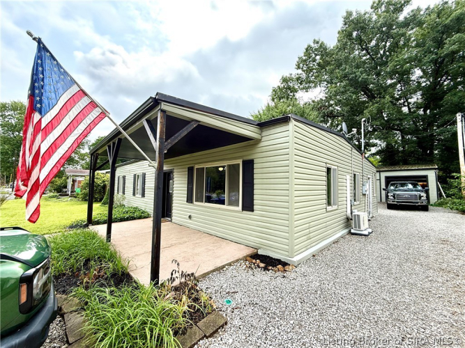 Listing Image 6