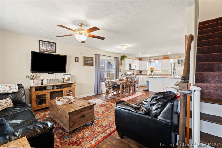 Listing Image 6