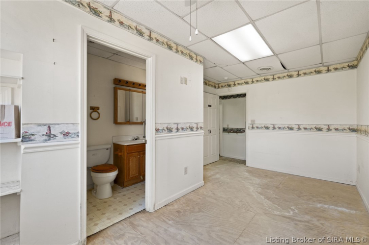 Listing Image 45