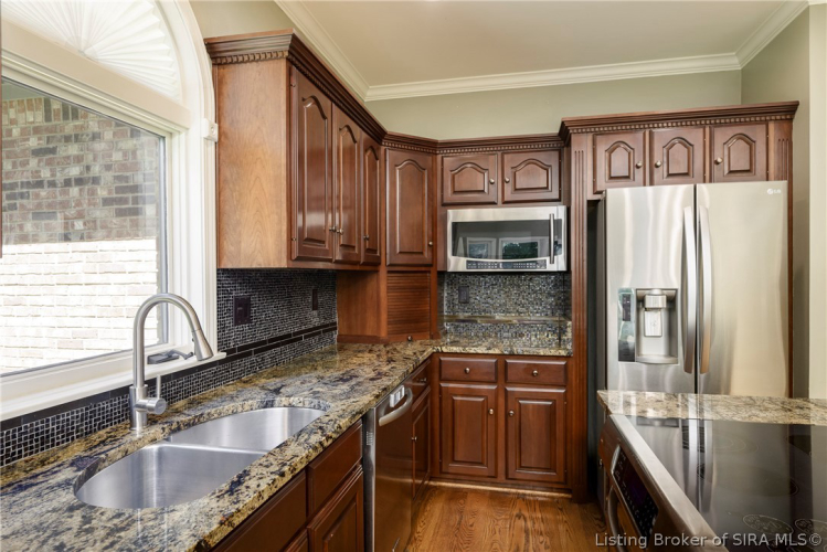 Listing Image 19