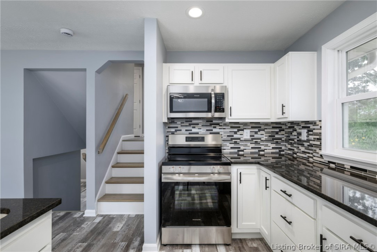 Listing Image 13