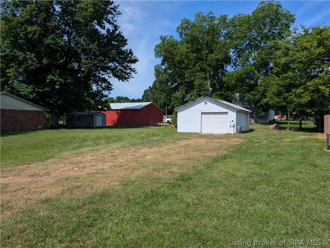 Listing Image 4