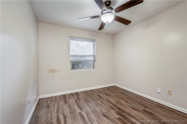 Listing Image 17