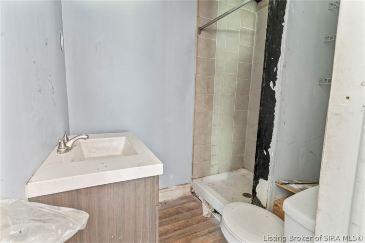 Listing Image 18