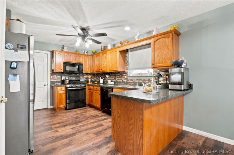 Listing Image 14