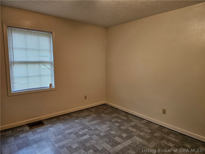 Listing Image 78