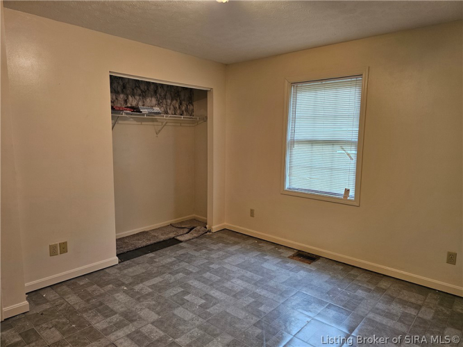 Listing Image 79