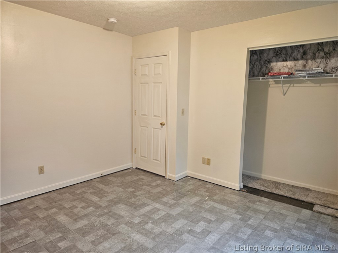 Listing Image 80