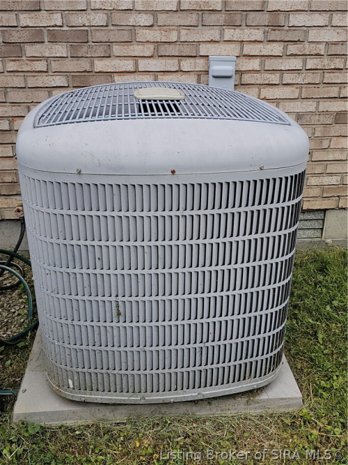 Listing Image 9