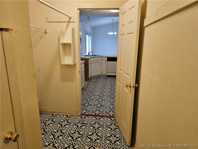 Listing Image 95