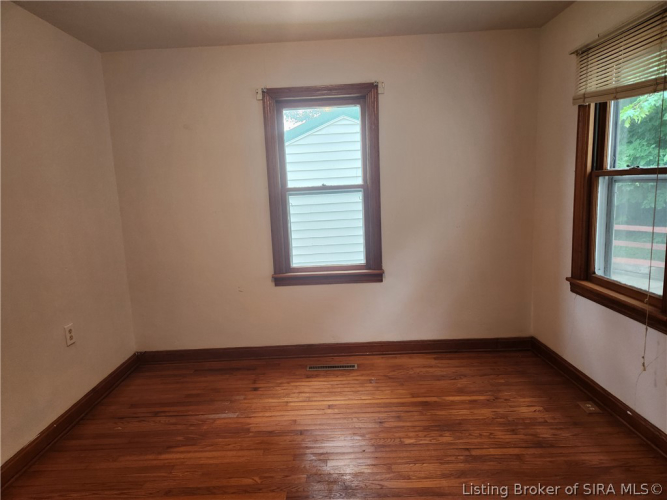 Listing Image 25