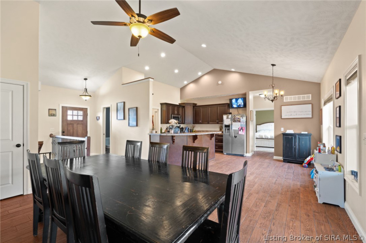 Listing Image 13