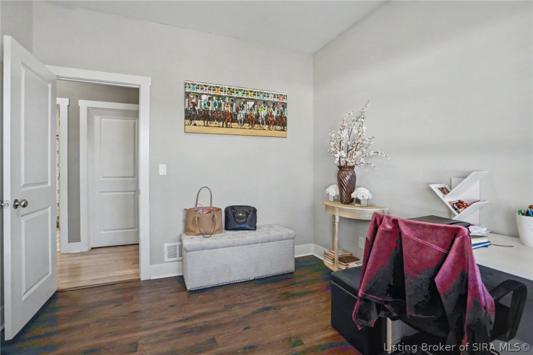 Listing Image 22
