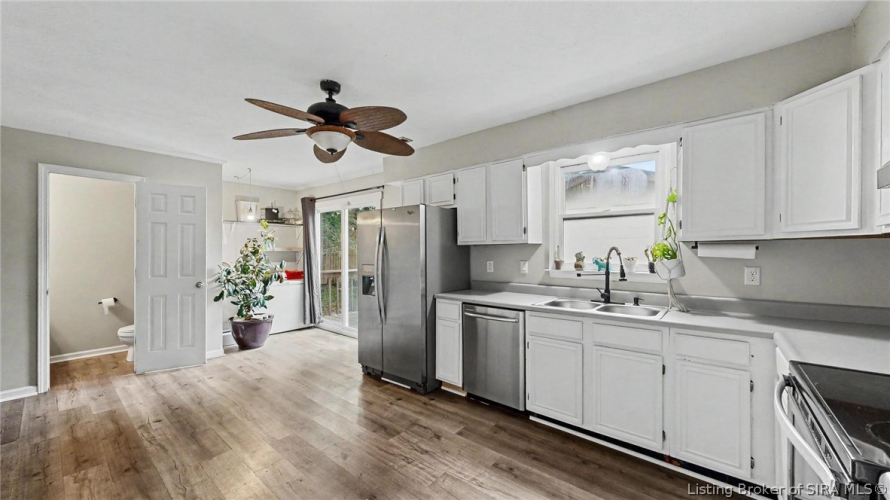 Listing Image 10