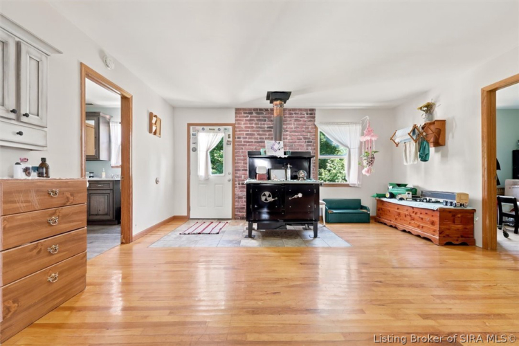 Listing Image 14