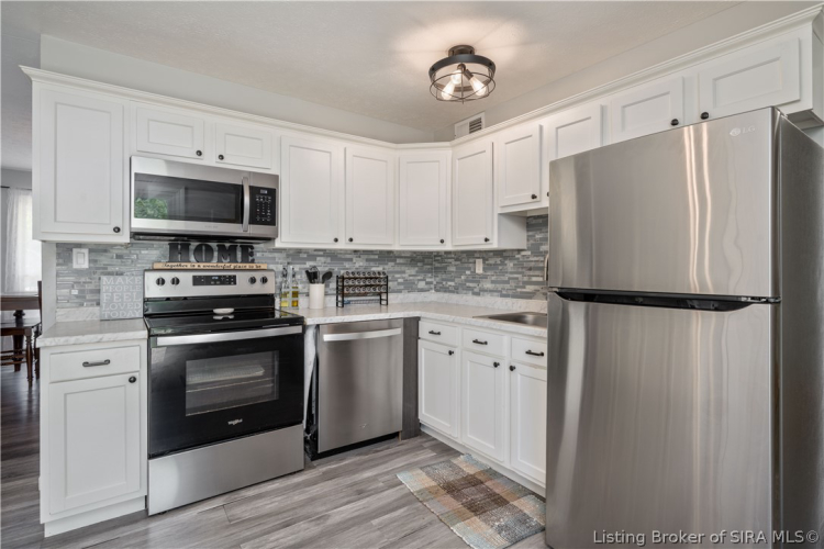 Listing Image 6