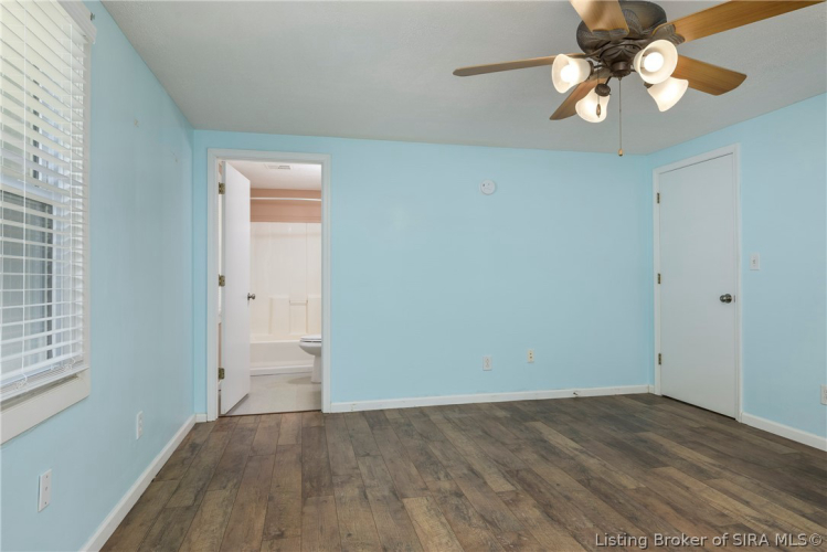 Listing Image 16