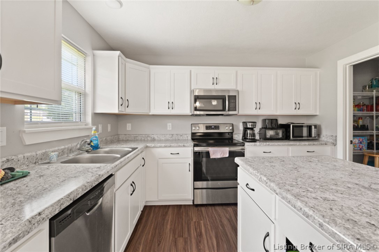 Listing Image 21