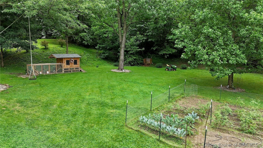 Listing Image 4