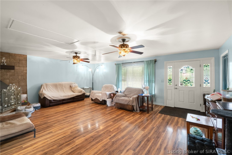 Listing Image 18