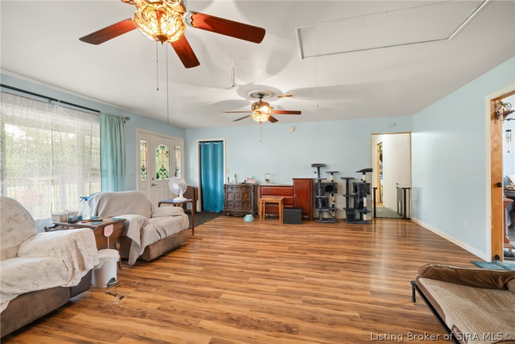 Listing Image 19