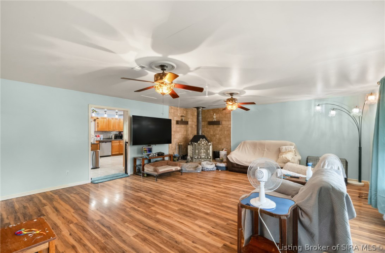 Listing Image 20