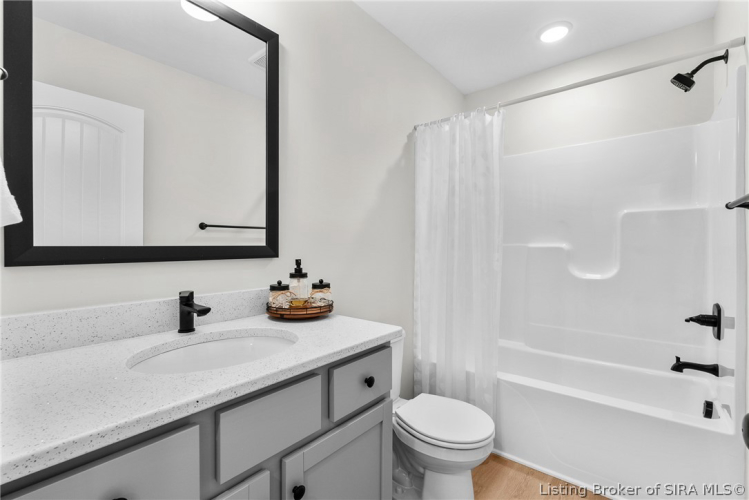 Listing Image 19