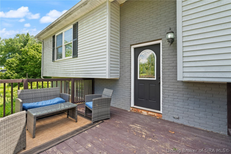 Listing Image 4