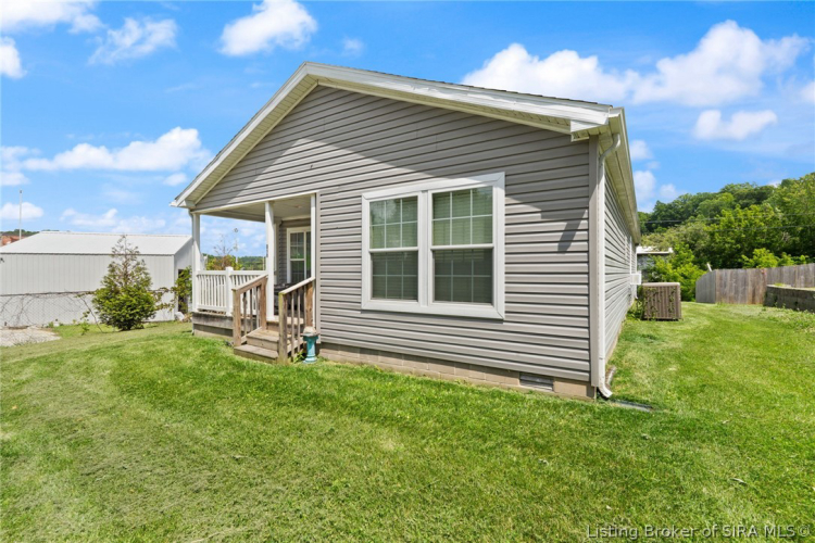 Listing Image 3