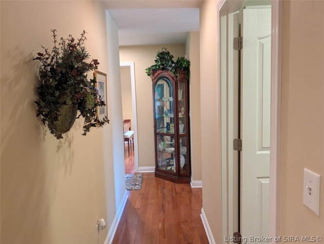 Listing Image 16