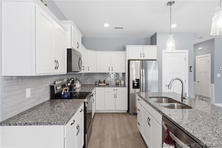 Listing Image 14
