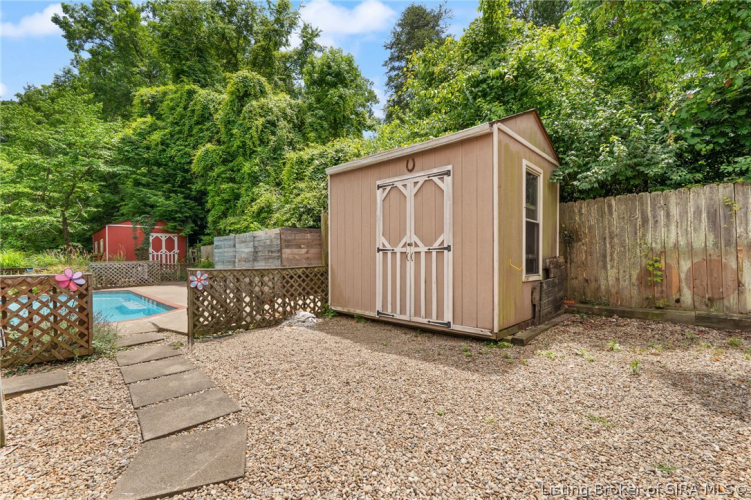 Listing Image 5