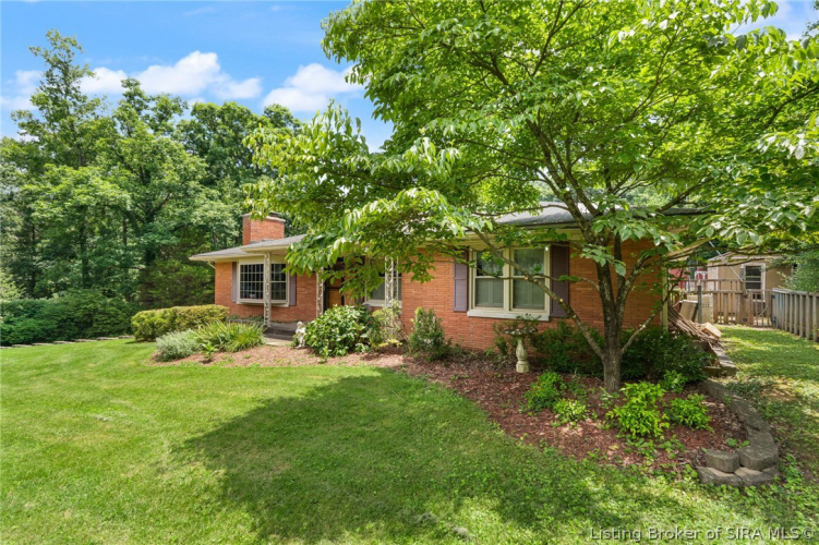 Listing Image 6