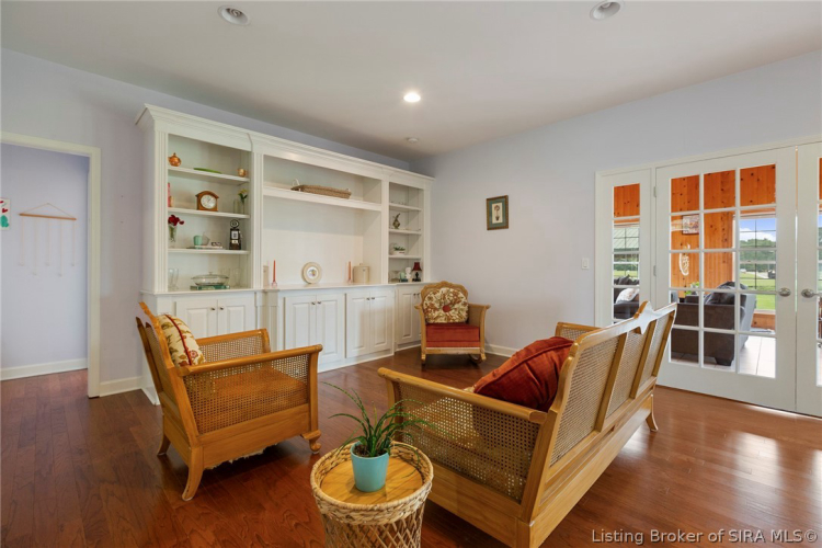 Listing Image 11