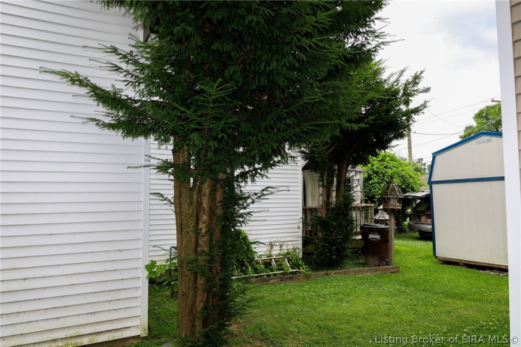 Listing Image 4