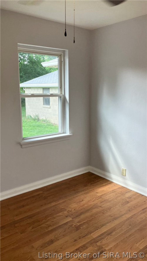 Listing Image 17