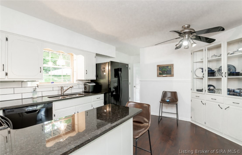 Listing Image 16