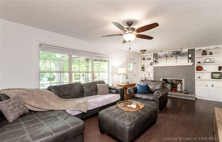 Listing Image 9