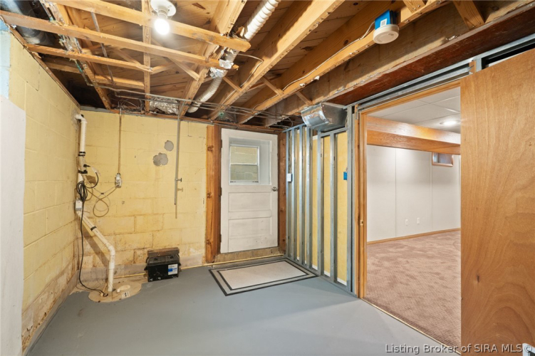 Listing Image 11