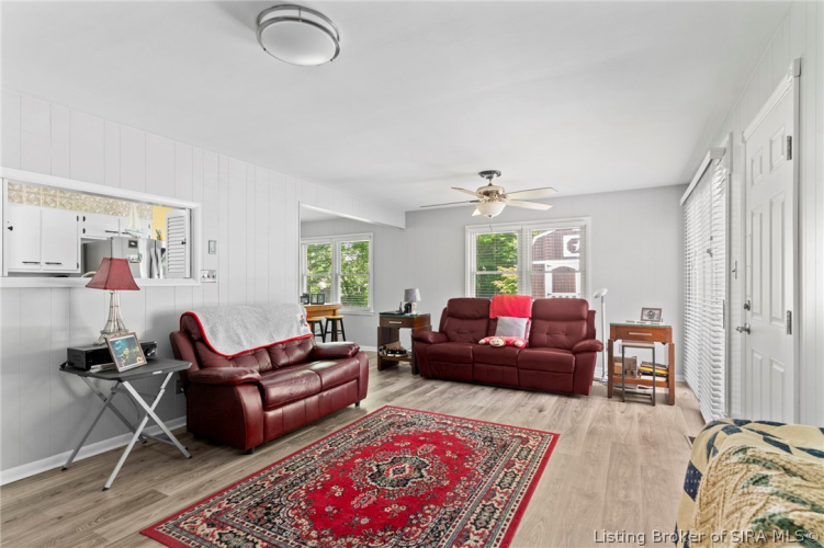 Listing Image 3