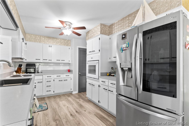 Listing Image 9
