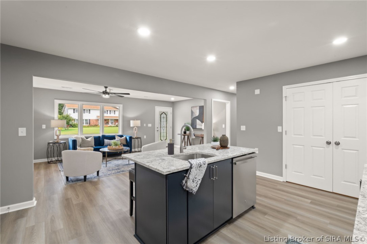 Listing Image 12