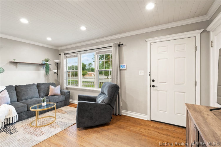 Listing Image 7