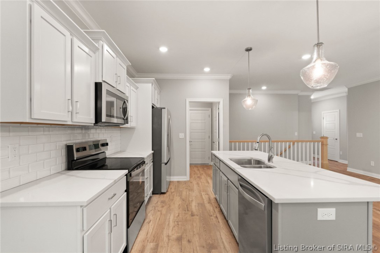 Listing Image 12