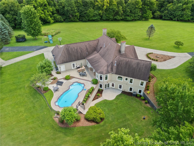 Listing Image 4