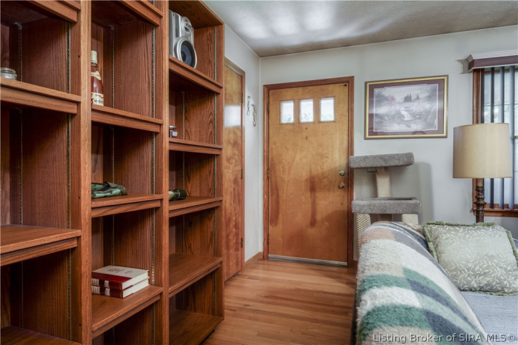 Listing Image 6