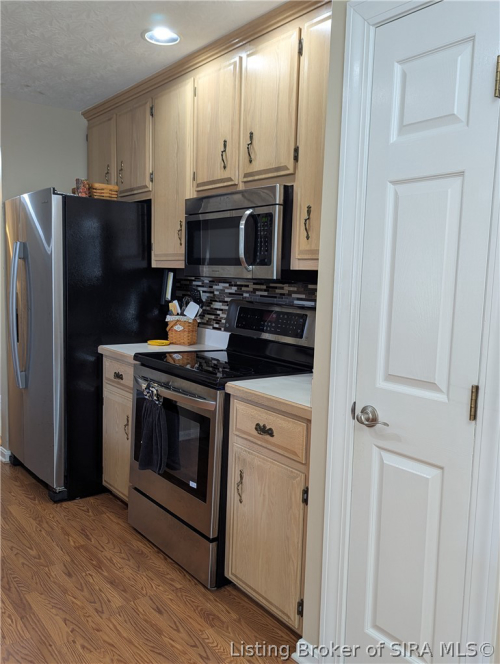 Listing Image 10