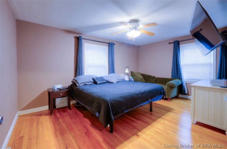 Listing Image 12