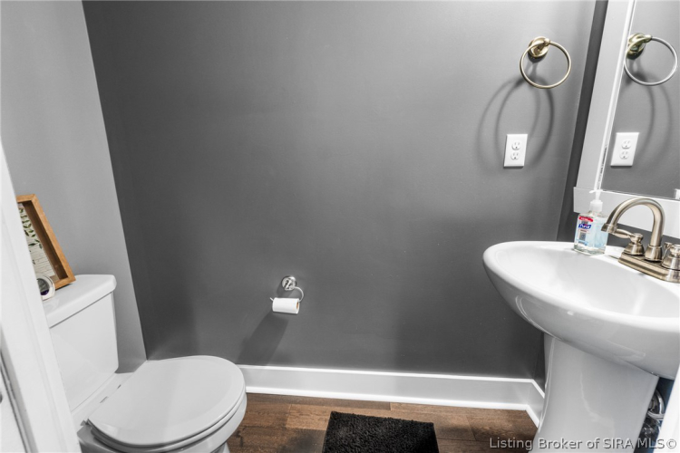 Listing Image 19
